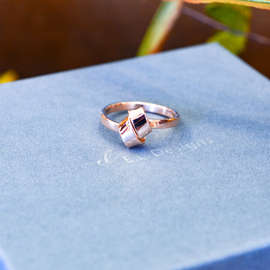 RG Love Knot Ring RI68020R-7