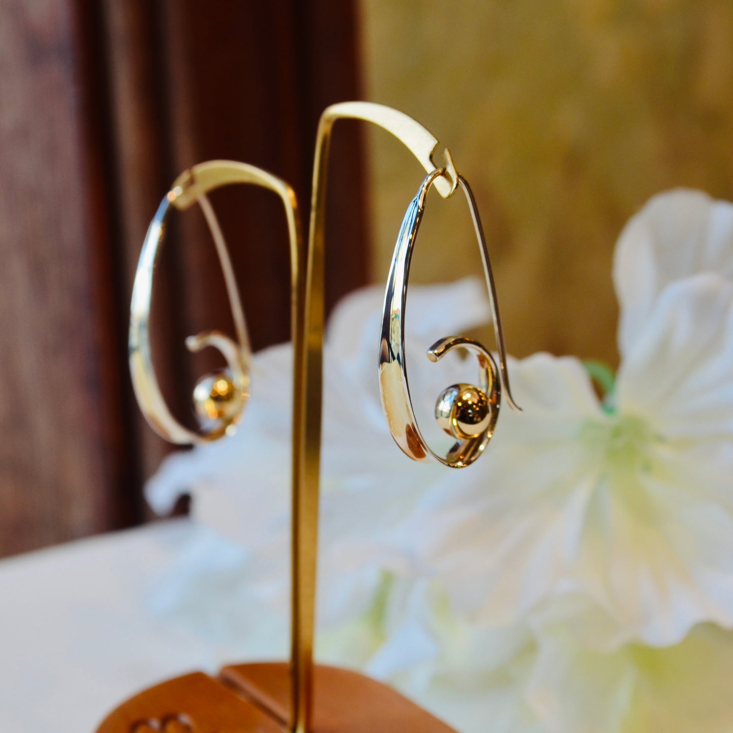 SS w/ YG Ball Crosswind Earring EA30512GB