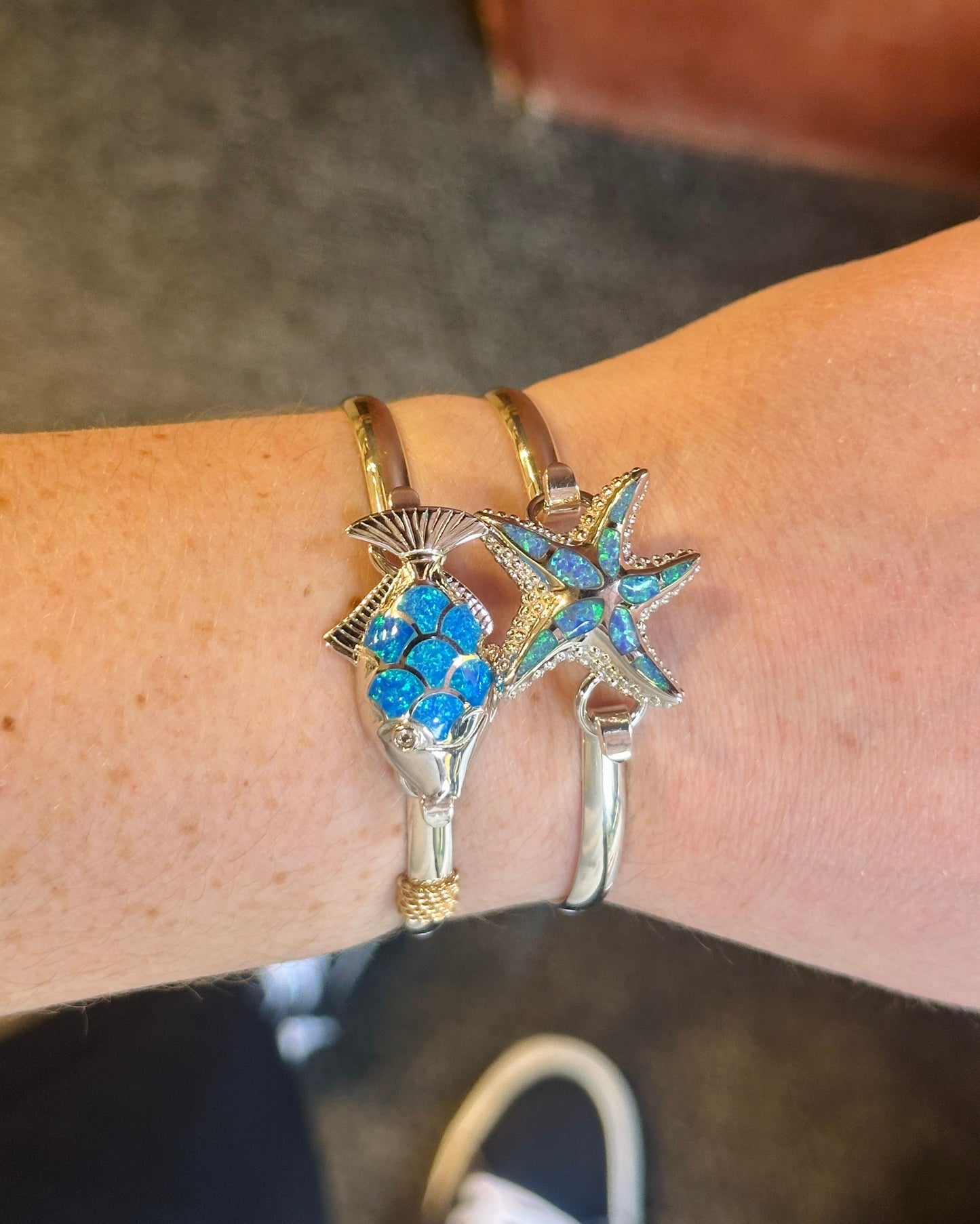 SS Fish Synthetic Opal Clasp SB5987-OPL