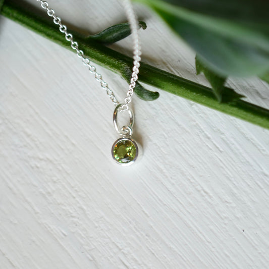 SS Imitation Peridot Charm 86179