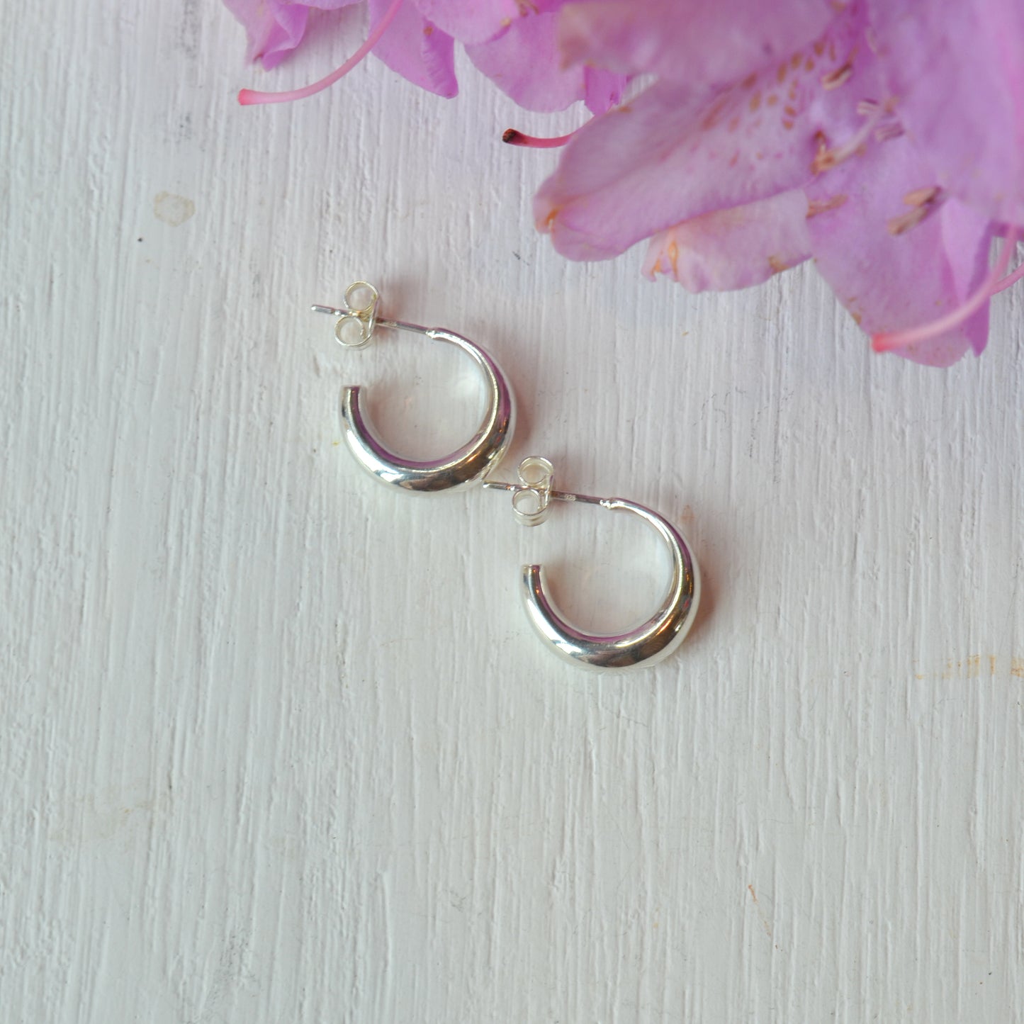 SS 4.3x14.4mm Taper Hoop 689324
