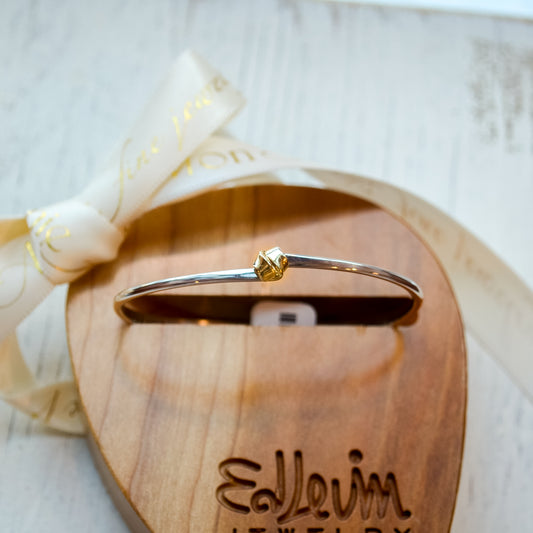 SS/YG Petite Love Knot Bracelet BR68142W-LM