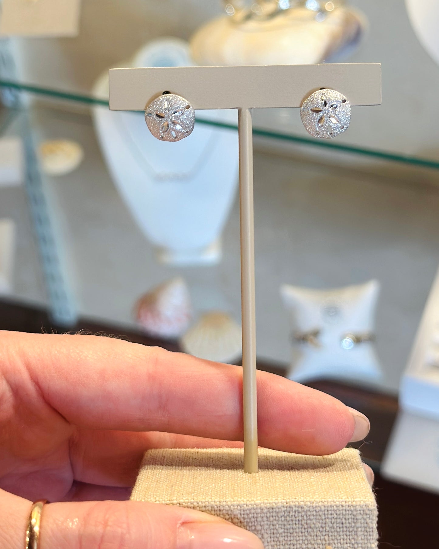 SS Small Sand Dollar Stud Earring NE3030