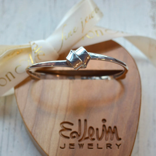 SS Love Knot Bracelet BR68012-LM