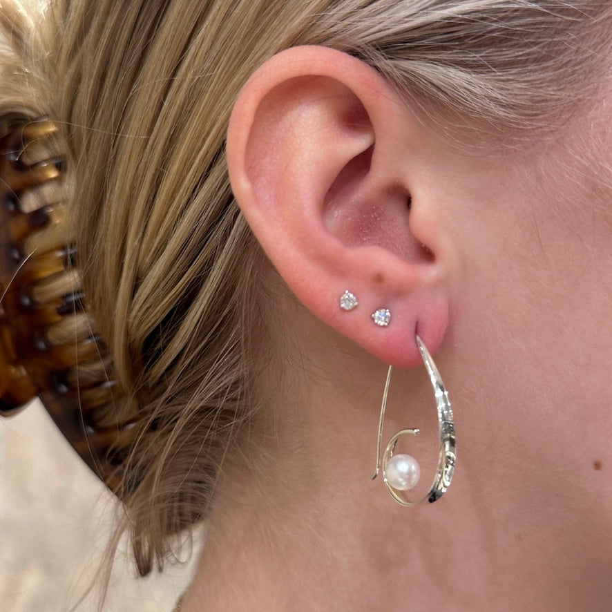 SS Crosswind White Pearl Earring EA30512P