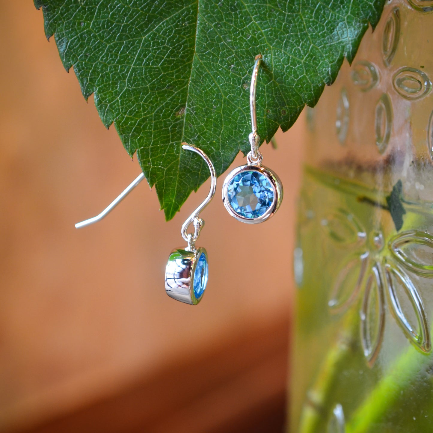 SS 6mm Blue Topaz Dangle Earring