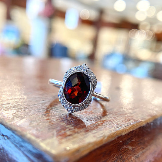 14kW 2.06ct Garnet .14ct Dia Ring D5879