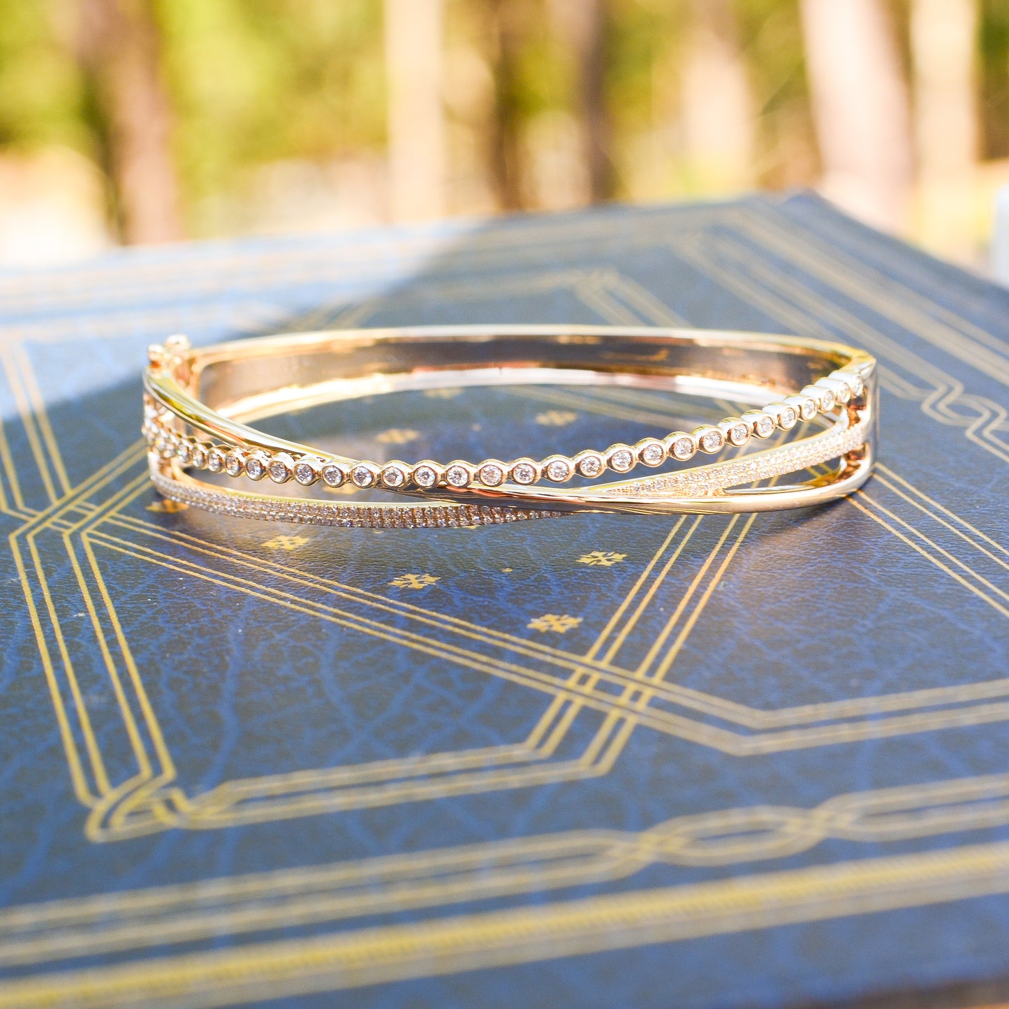 14kY .69cttw Diamond Bangle SC55021349ZM