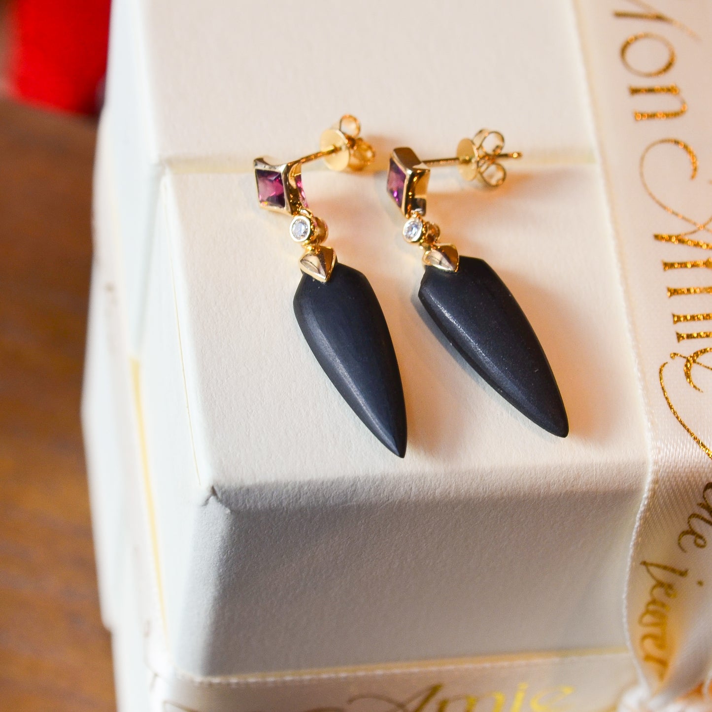 14kY Garnet, .05cttw Dia & Onyx Ear E-0015 - D-RH-OX