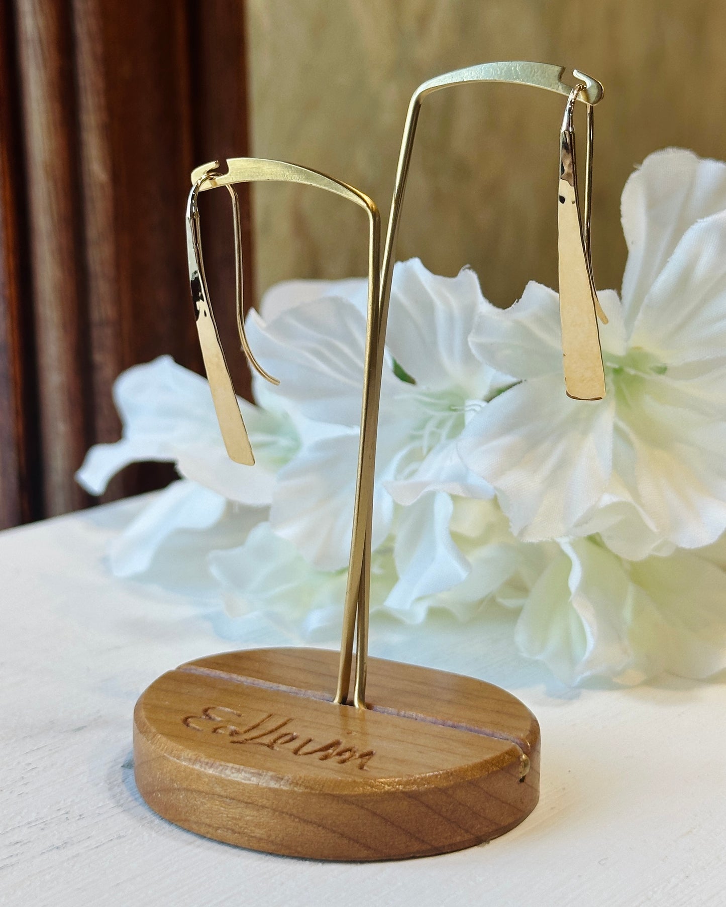 14kY Hammered Taper Earring EA76022