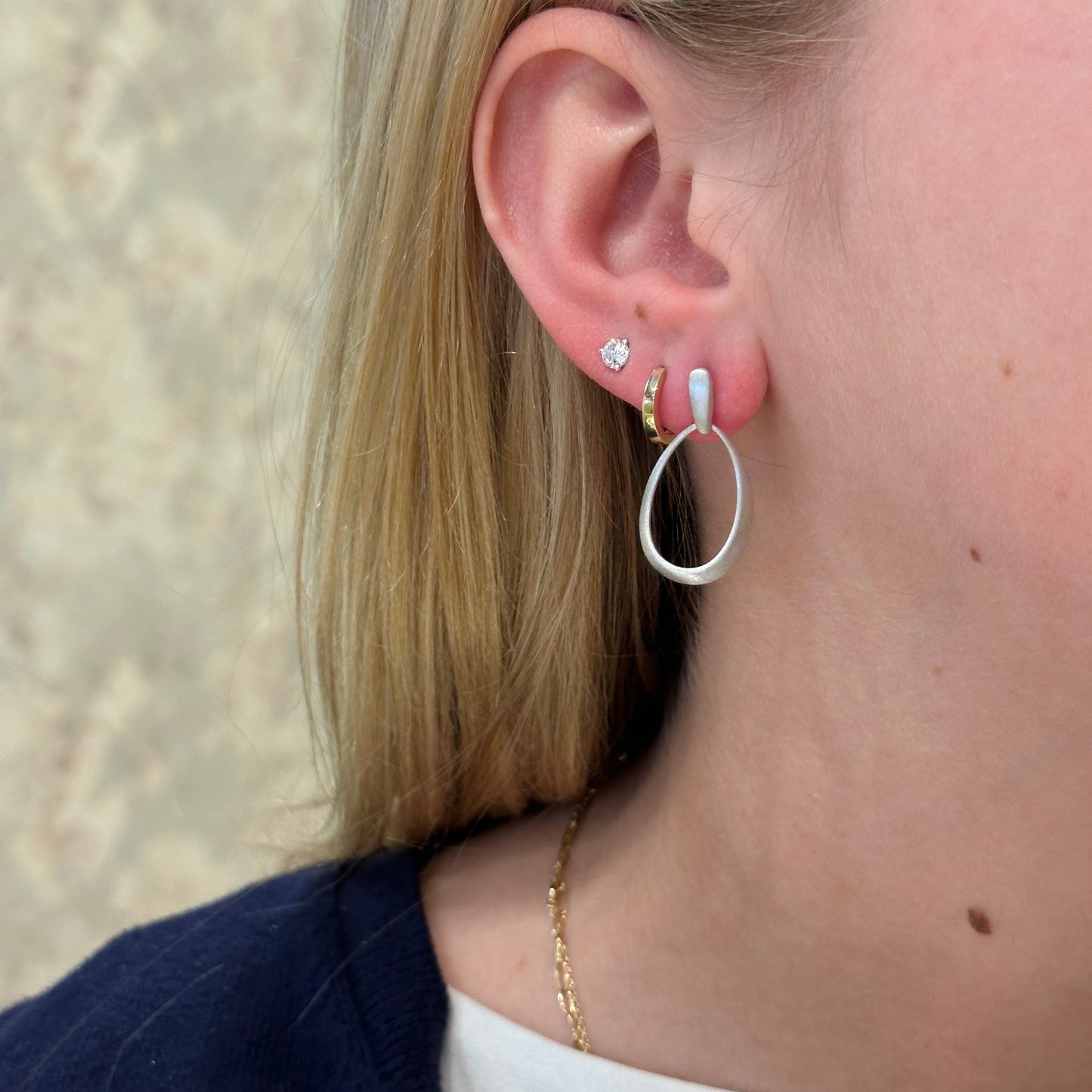 SS Satin Oval Dangle Earring PE120-51M