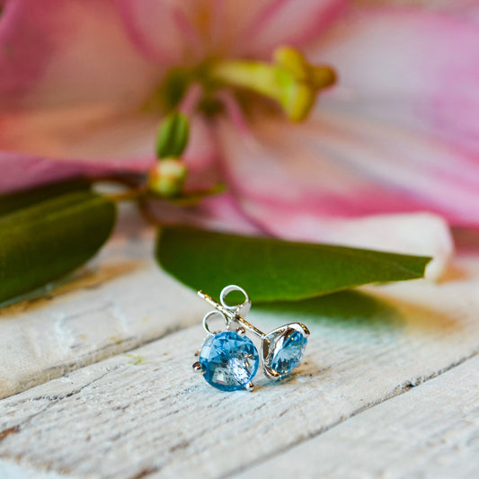 14kW 2.82ct Blue Topaz 3-Prong Stud 29501-7-EBT