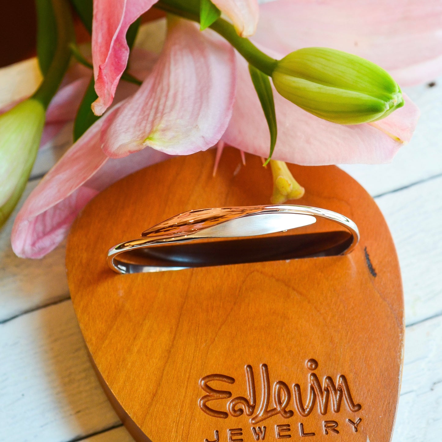 SS/RG Willow Swing Bracelet BR89142-LM