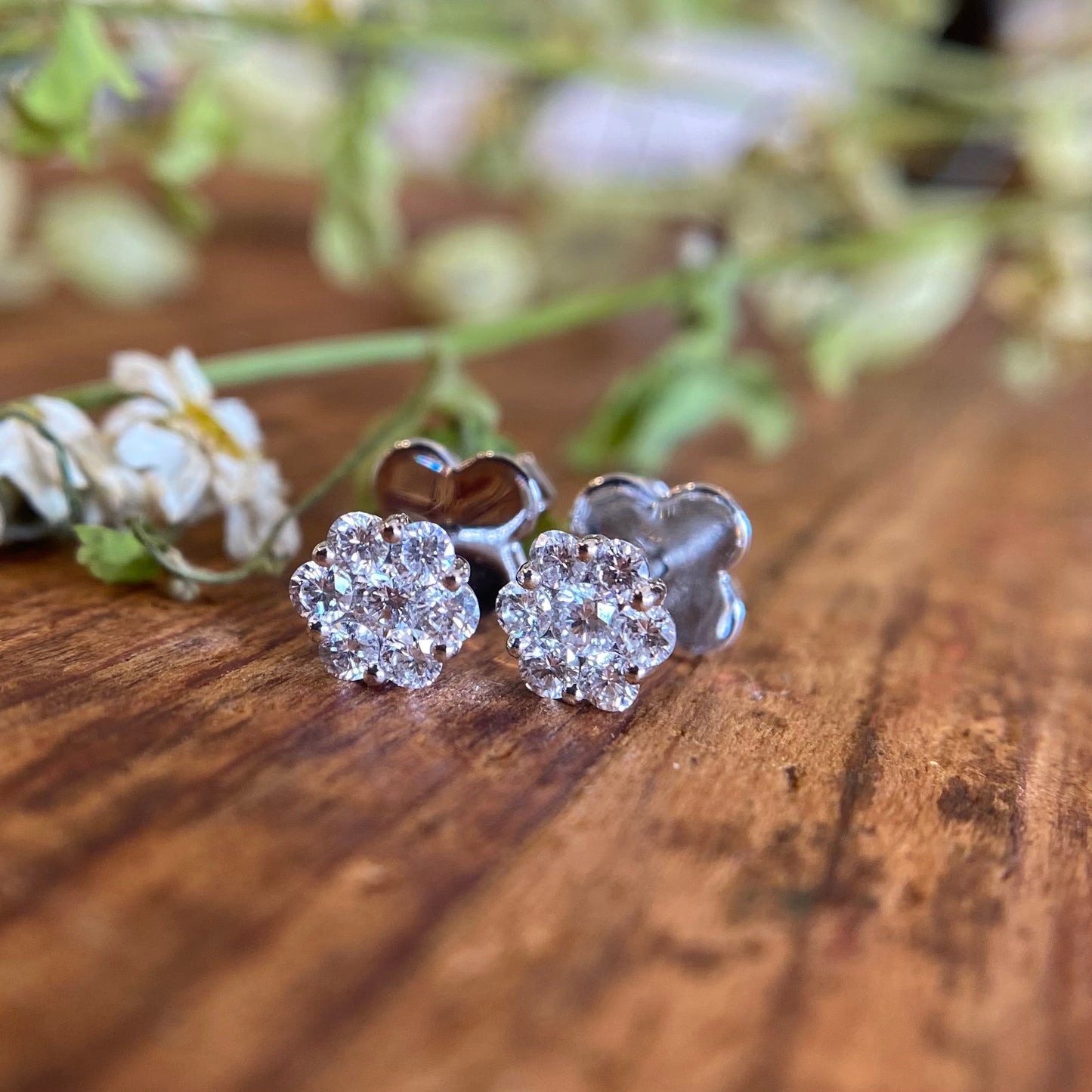 14kW .55cttw Diamond Cluster Earring E1075W