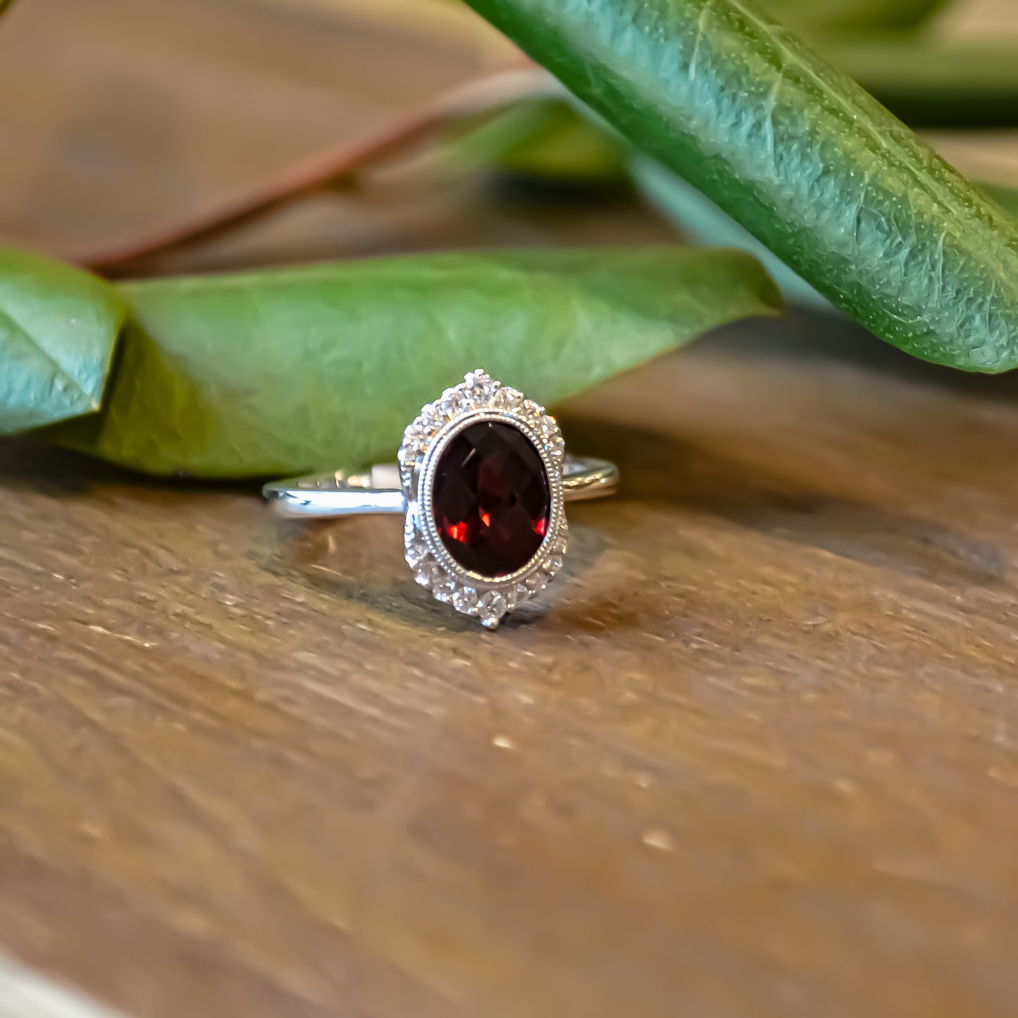 14kW 2.06ct Garnet .14ct Dia Ring D5879