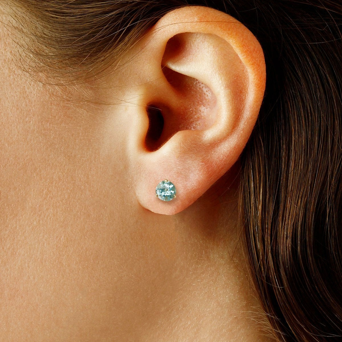 14kY 6mm Swiss Blue Topaz Stud 01/814-12