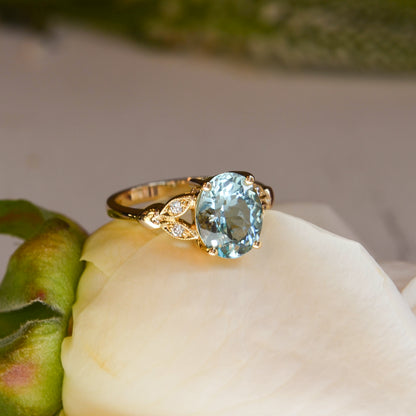 14kY 2.24ct Aquamarine .05cttw Diamond Ring