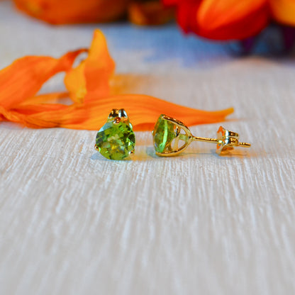 14kY 6mm Peridot Stud 01/814-08