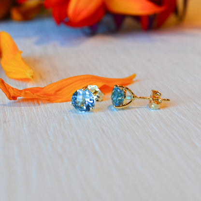 14kY 6mm Swiss Blue Topaz Stud 01/814-12