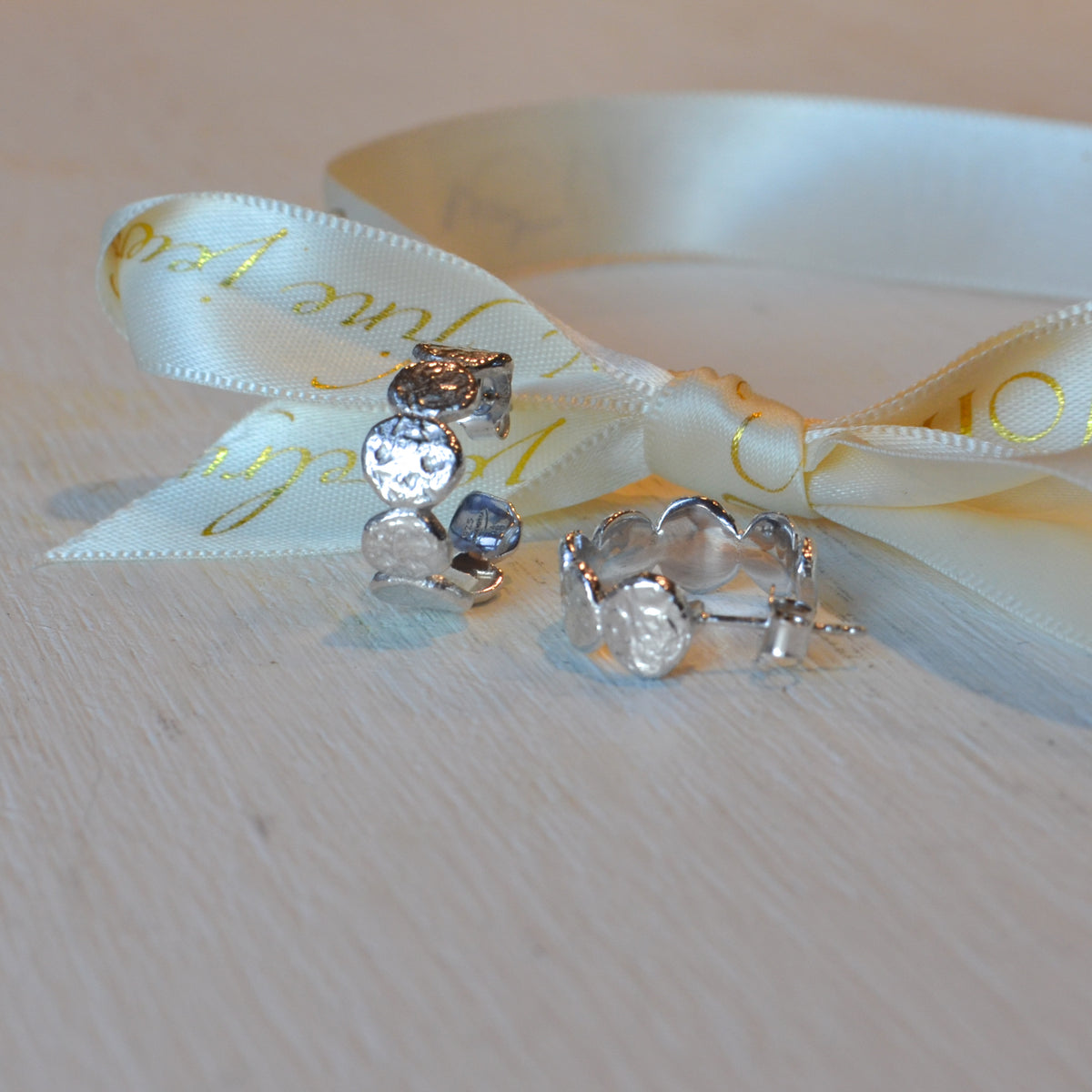 SS Hammered Bubble Half Hoop PE29 - 3291/H