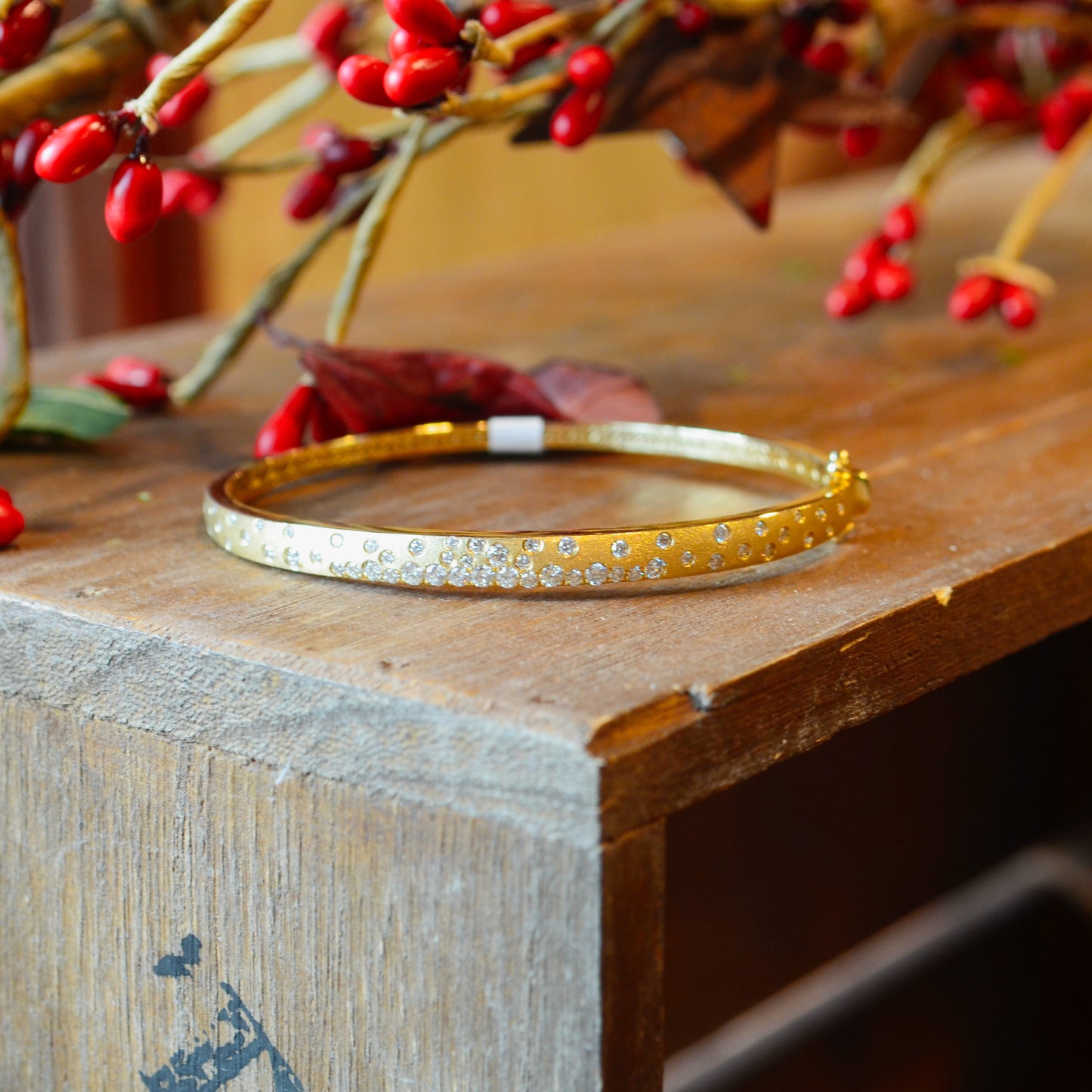 14kY .83cttw Diamond Scatter Bangle AG70117D - 201Y