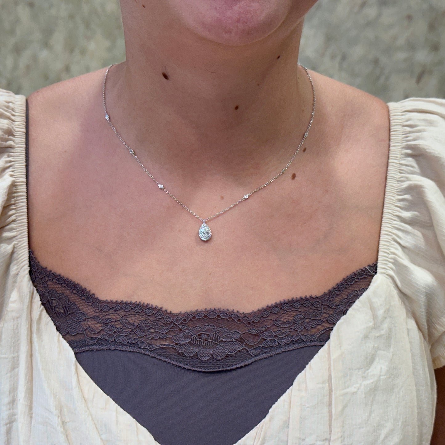 14kW .40ct Pear Diamond .21cttw Diamond Necklace SC22009024
