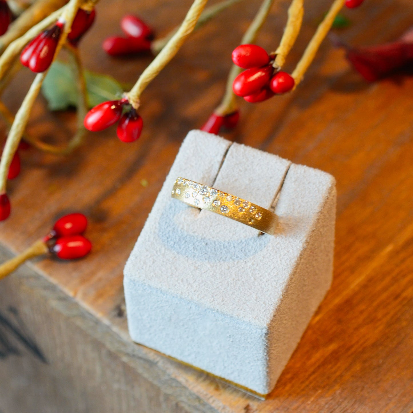 14kY .21cttw Diamond Flush Set Ring AA70114D-201Y