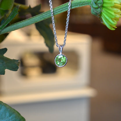 SS 6mm Peridot Bezel Pendant
