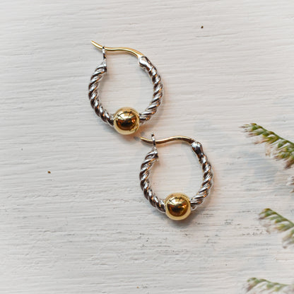 SS/YG 15mm Twist Hoop ZE5418