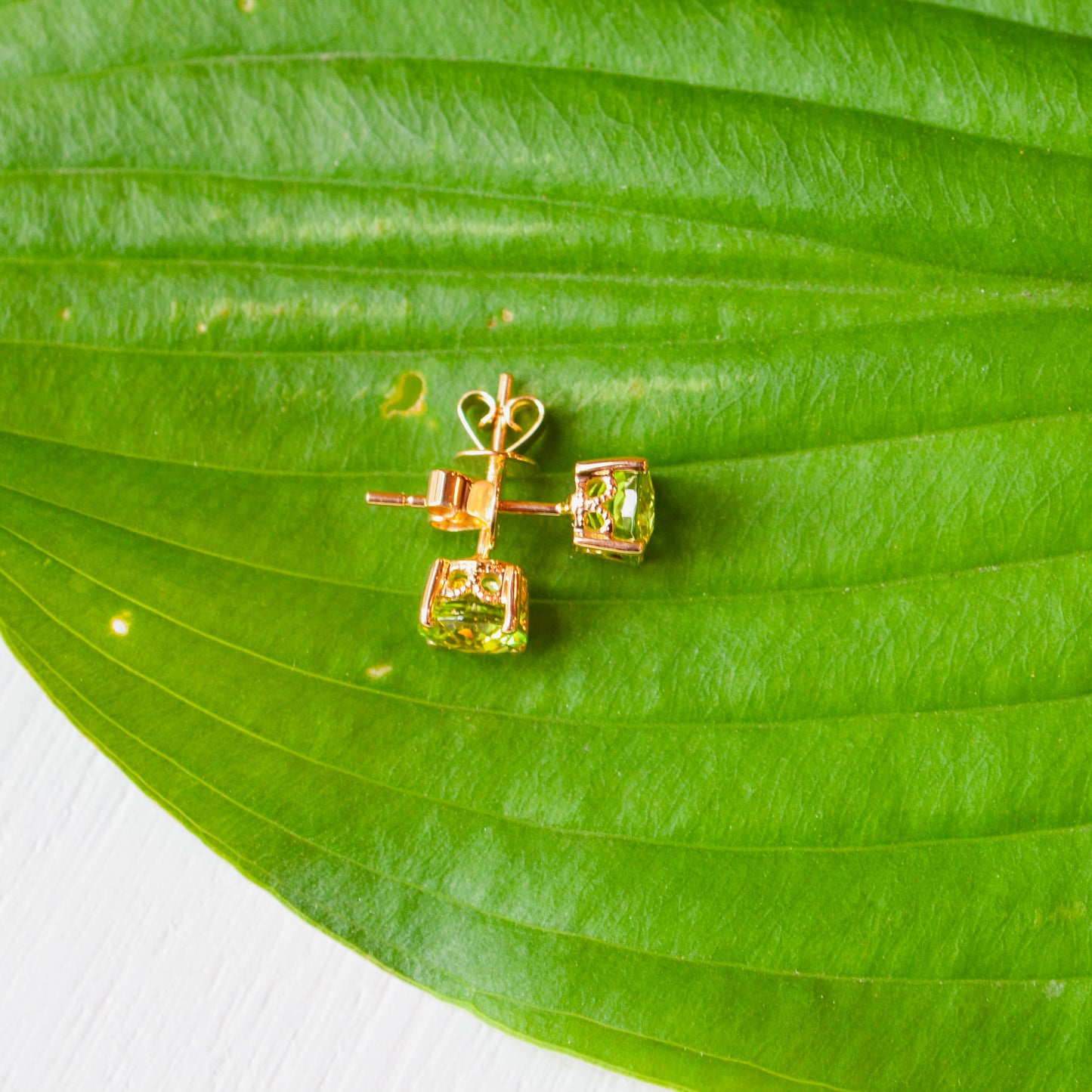 14kY 1.92cttw Peridot Stud TEA2227NPE