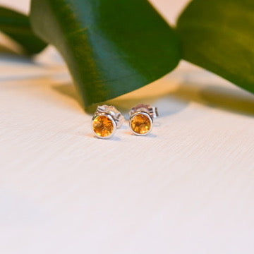 14kW 4mm Citrine Bezel Stud