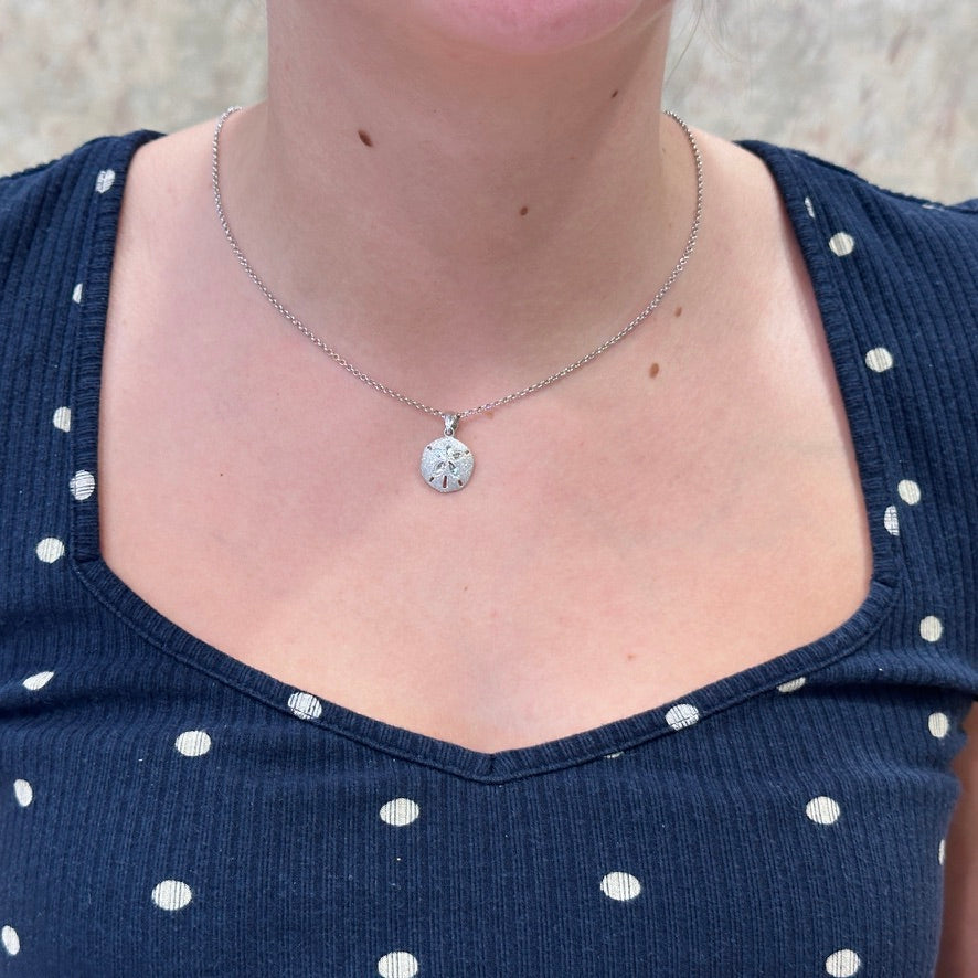 SS 13.5mm Sand Dollar Necklace ENP3027-18"