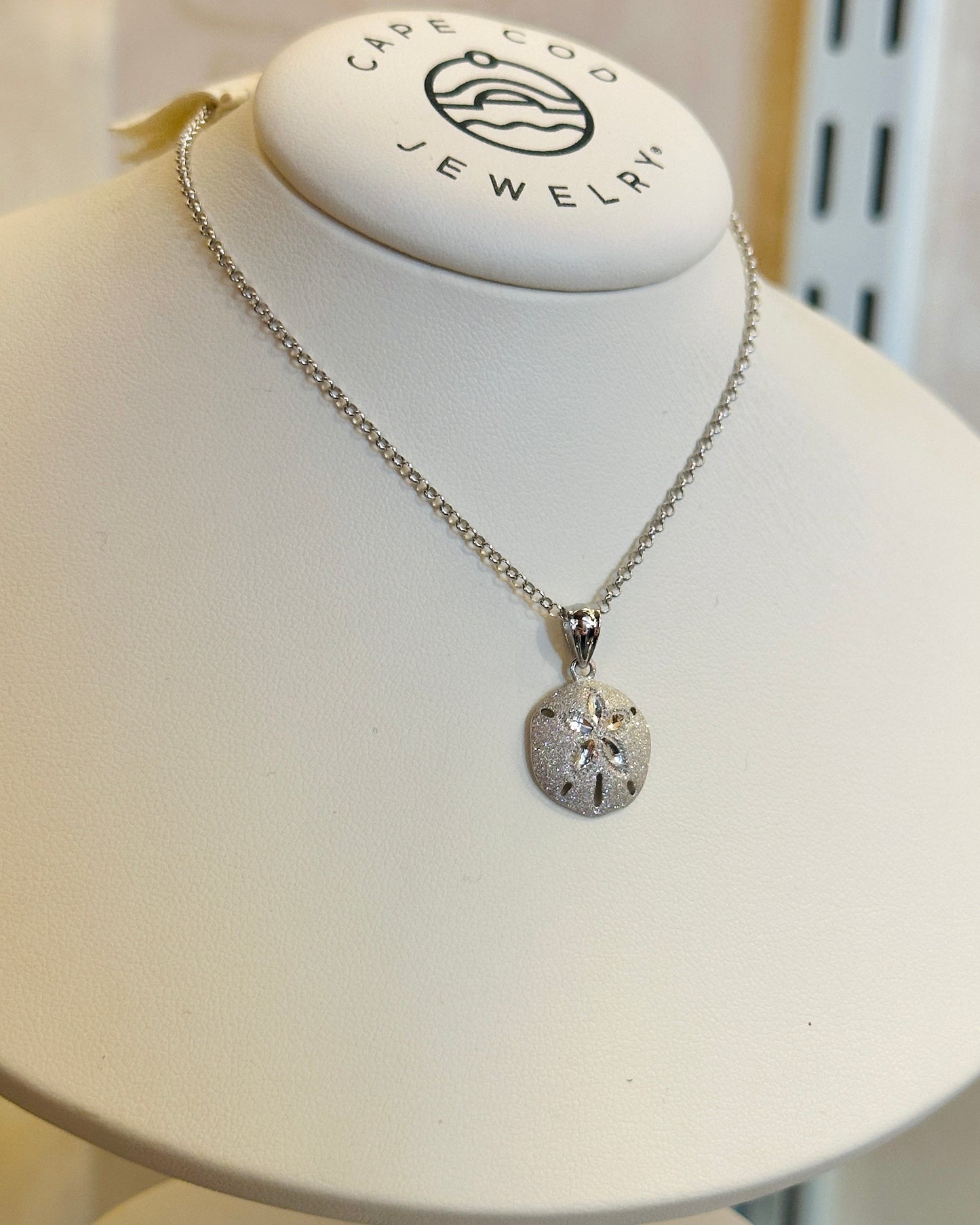 SS 13.5mm Sand Dollar Necklace ENP3027-18"