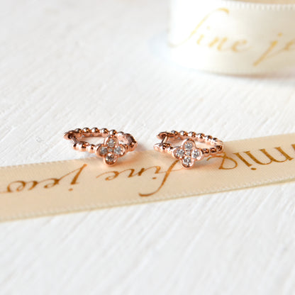 14kR .10cttw Diamond Clover Huggie SC22008924
