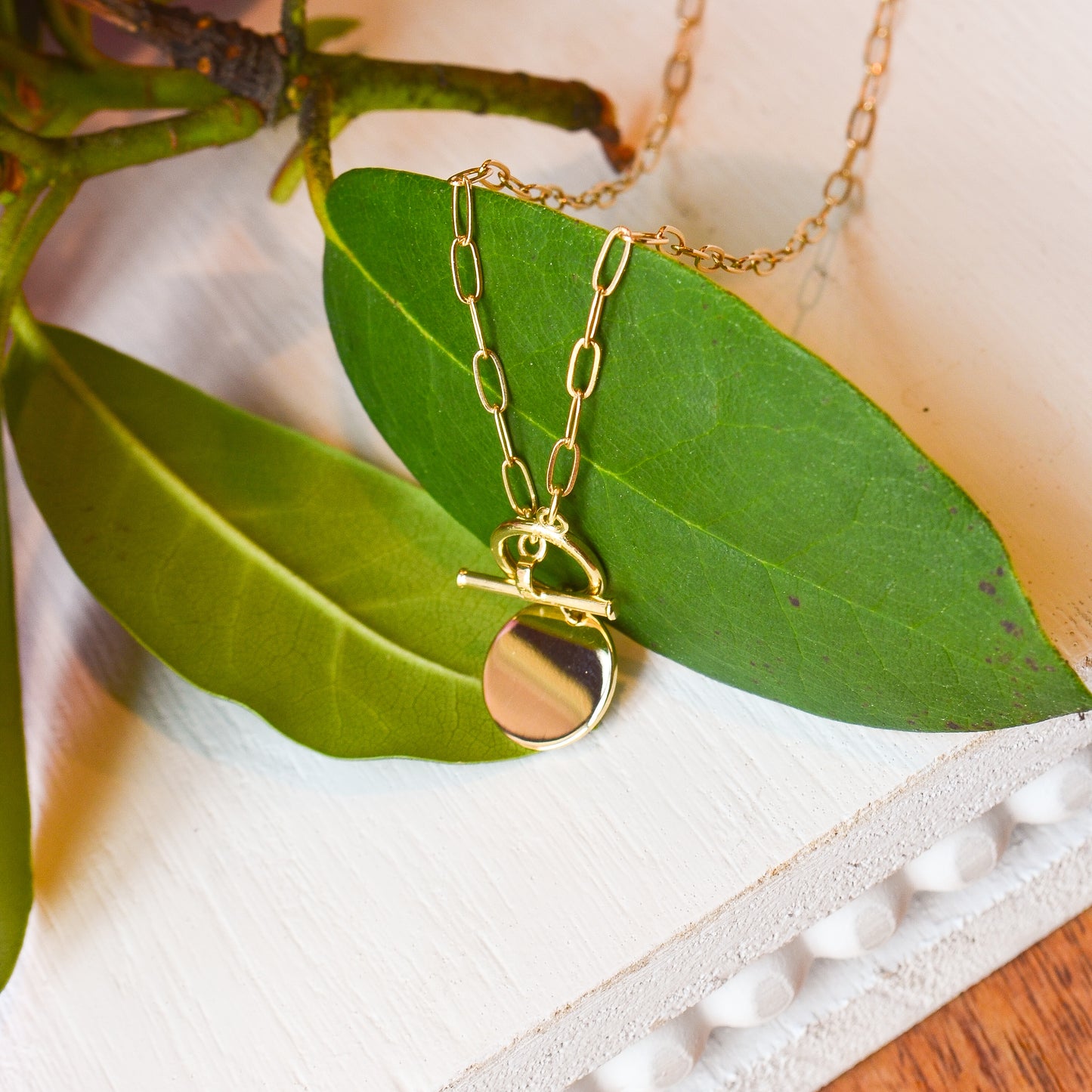 14kY Round Disc Toggle Necklace 88593