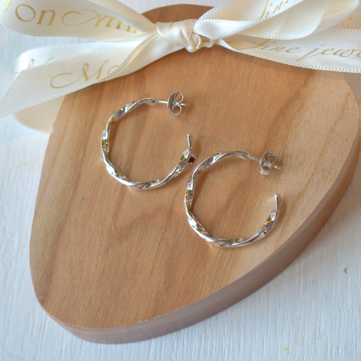 Sterling Silver 26mm Twist Hoop PE20 - 4062/H