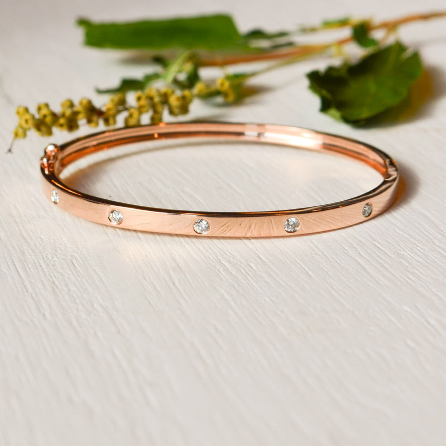 14kR .38cttw Diamond Bangle SC55004068ZM