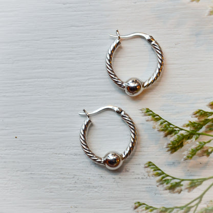 SS 20mm Twist Hoop SE5408