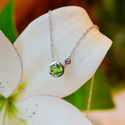 SS .98ct Peridot .02ct Dia Necklace NK5241SV5PE-17.5