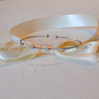 14kW .11cttw Diamond Bezel Station Flexible Cuff Bracelet B22001126V2ZS