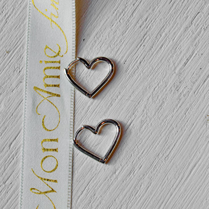 SS 15mm Heart Hinged Hoop 88100