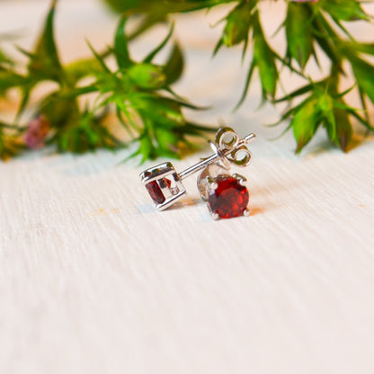 SS 5mm Garnet Stud