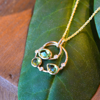 14kY 2.20ct Peridot .06ct Dia Necklace N8536