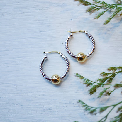 SS/YG 20mm Twist Hoop ZE5408