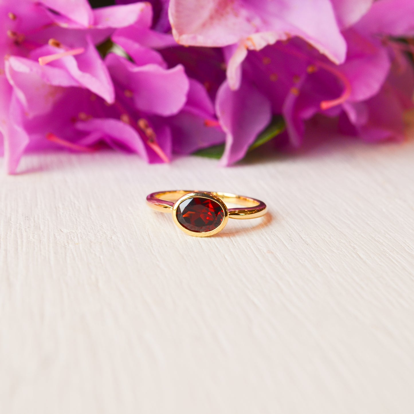 14kY 8x6mm Mozambique Garnet Ring 72021