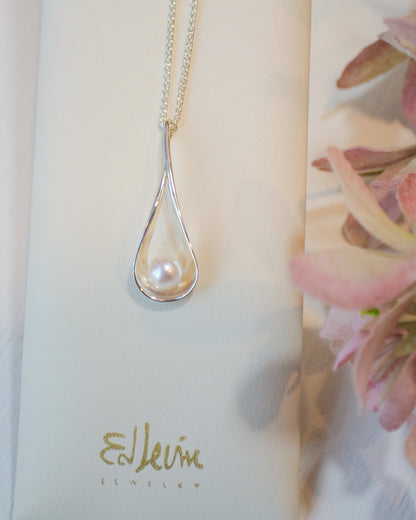 SS Rendezvous Pendant w/ Pearl PE33012P-18