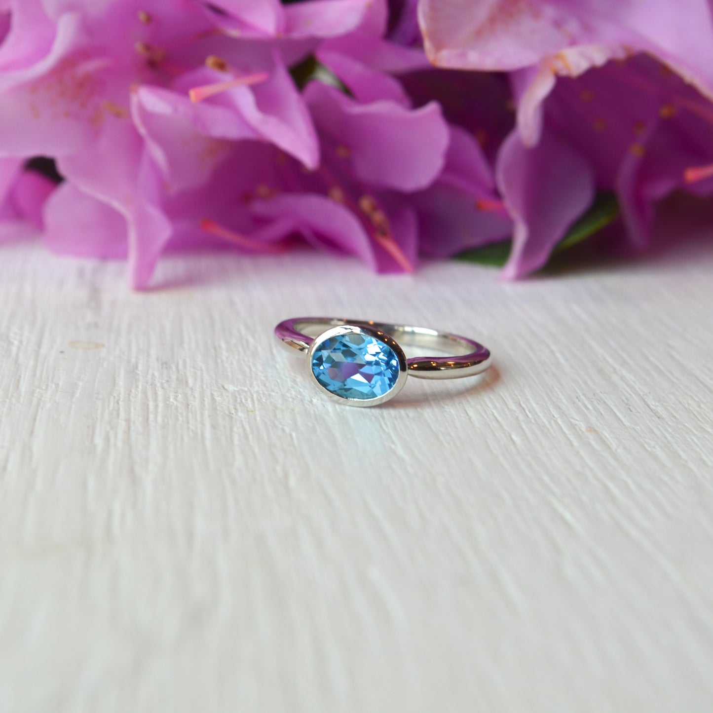 14kW 8x6mm Swiss Blue Topaz Bezel Ring 72021