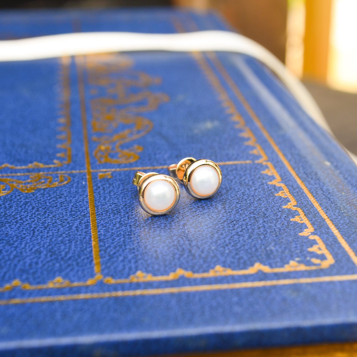 14kY Cultured Pearl Bezel Stud SC55025173