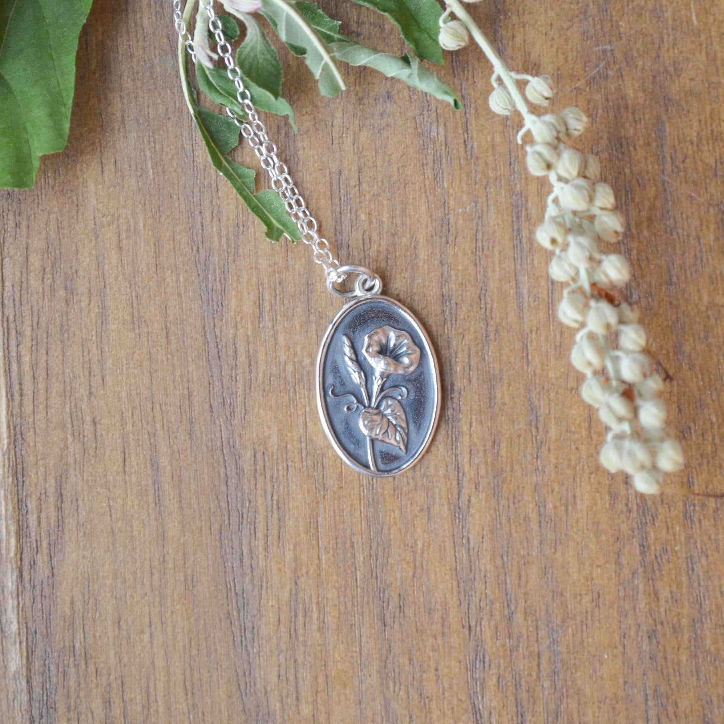 SS Morning Glory Flower Necklace 65906018 - 18.5"
