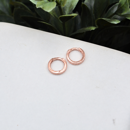 14kR 10.7mm Square Huggie TM022352-14K